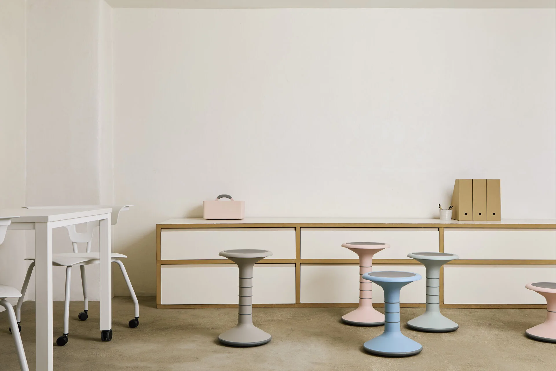 Ergonomic Classroom Design: Creating Healthy Learning Environments - KI ...